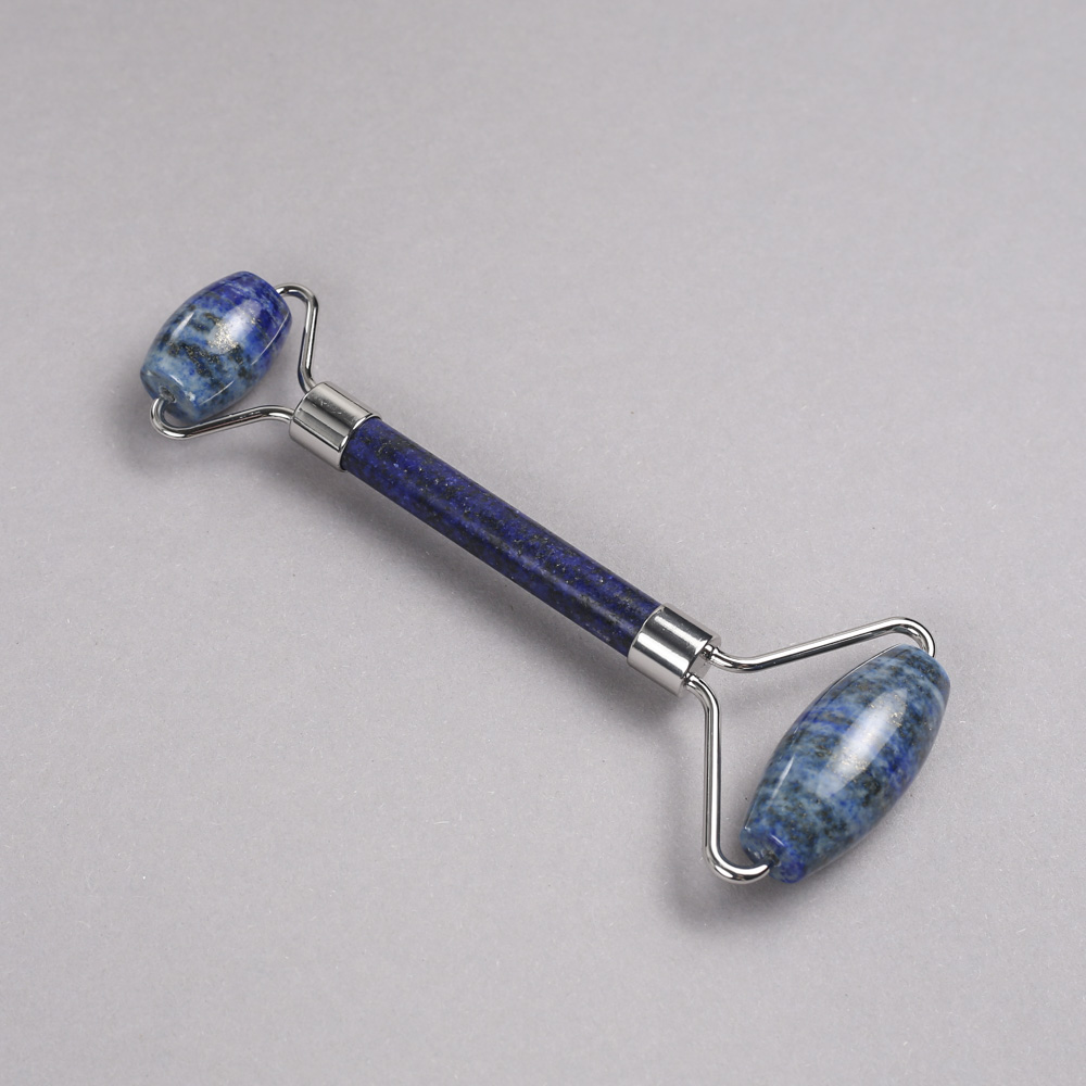 Masażer rolkowy z kamienia lazurytu, dwustronny, długość 14,5 cm, srebrzysty metalowy korpus