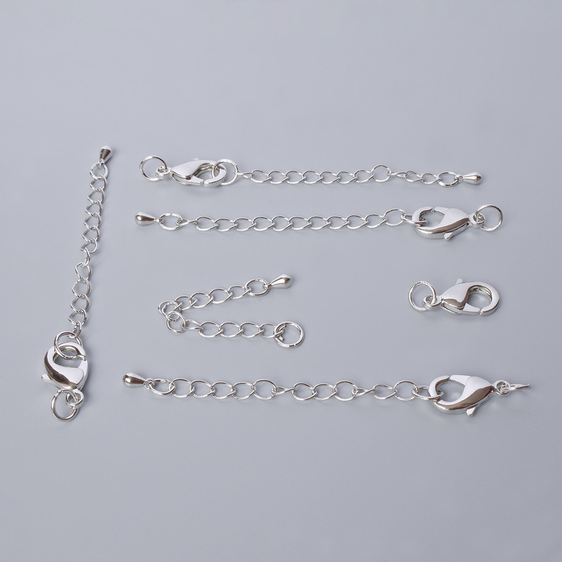 Zapięcie karabińskie, średnica 15×8 mm z przedłużającym łańcuszkiem, długość 5,5 cm, srebrny kolor metalu, 1 szt.