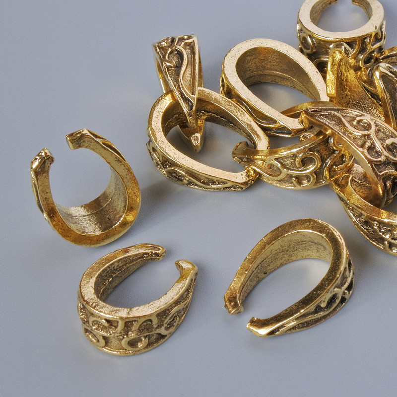 Okucia jubilerskie – Podkulonnik, wymiary 15×11×6 mm, średnica otworu 10,7×7,2 mm, opakowanie 13 szt. ± 20 g ± złoty kolor metalu