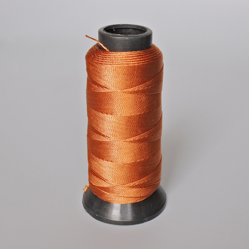 Nitka z bobiny w kolorze pomarańczowym, o średnicy 0,9 mm, kapronowa do rękodzieła, 500 m