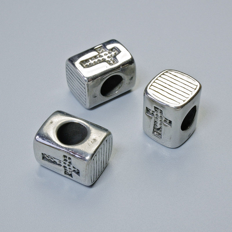 Koralik-wstawka „Krzyż”, 11×8,5 mm, otwór 4,8 mm, kolor metalu: srebrny, 1 szt.