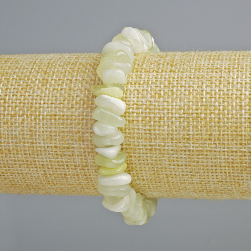 Bransoletka z jadeitu – naturalny kamień, drobne kawałki, średnica 10×3 mm, długość 18 cm (rozciągliwa)