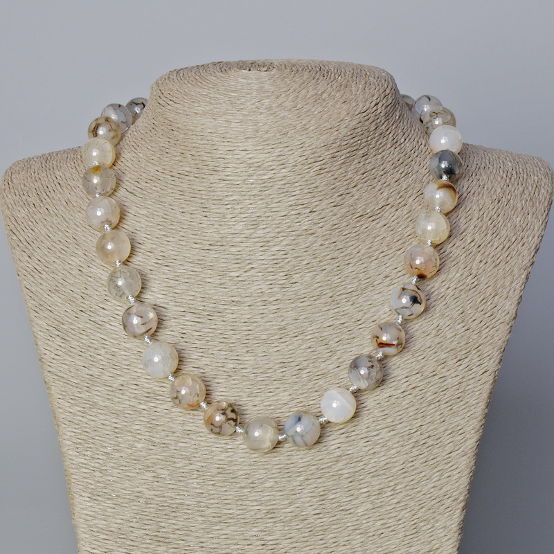 Naszyjnik agat Żyła Smoka, gładka kulka, średnica 12 mm, długość 45–48 cm