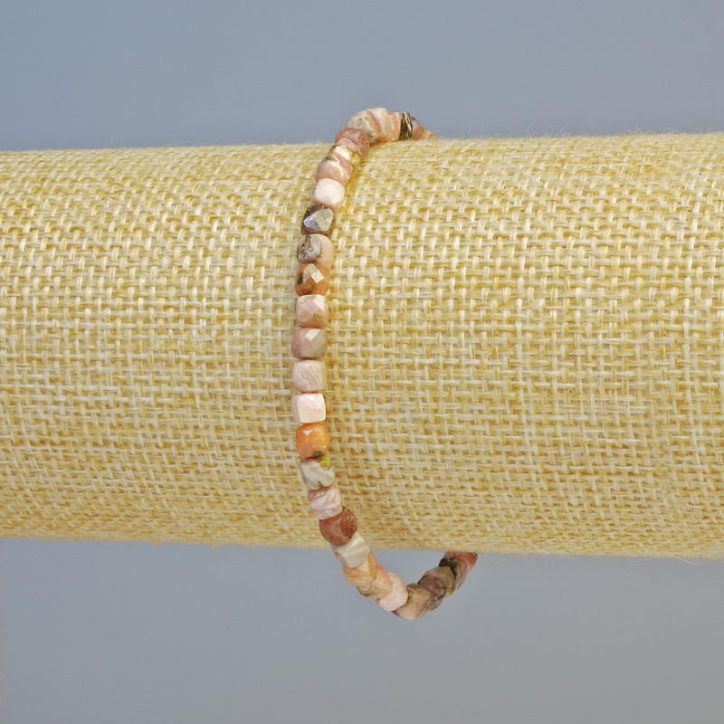 Bransoletka z rodokrozytu, naturalny kamień, fasetowany kubik o średnicy około 4 mm ± (elastyczny), długość 18 cm+