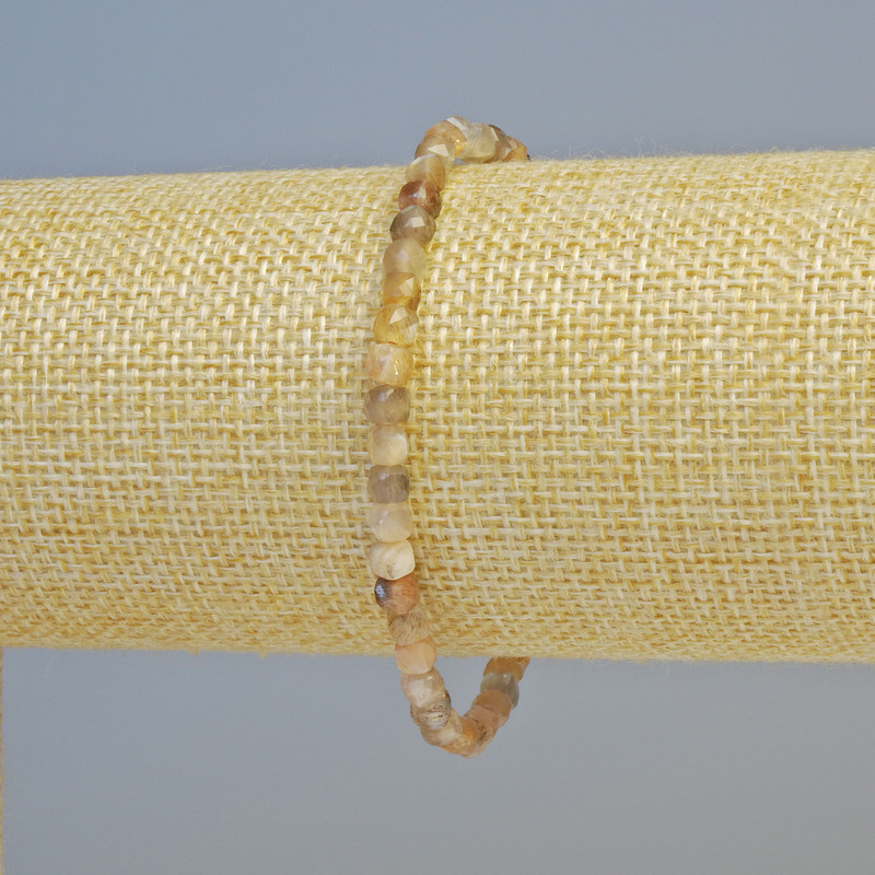 Bransoletka z selenitu, naturalny kamień, fasetowane kostki o średnicy 4 mm, rozciągliwa, długość 18 cm