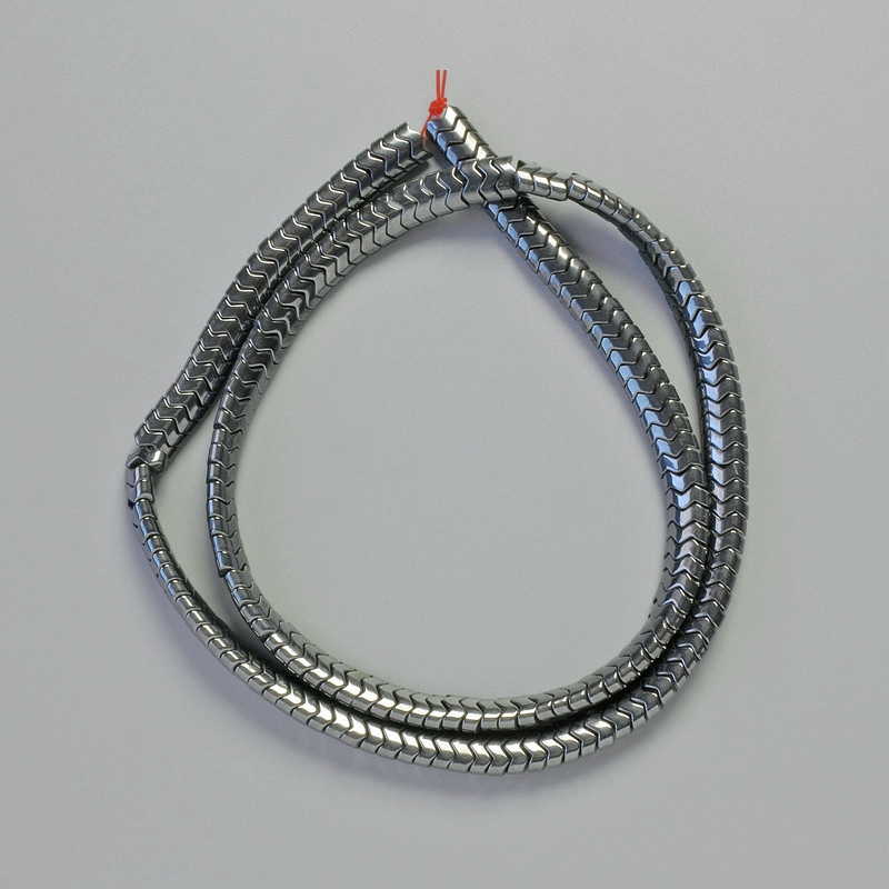 Koraliki hematitu faliste, czarne 5×3 mm, sznurek