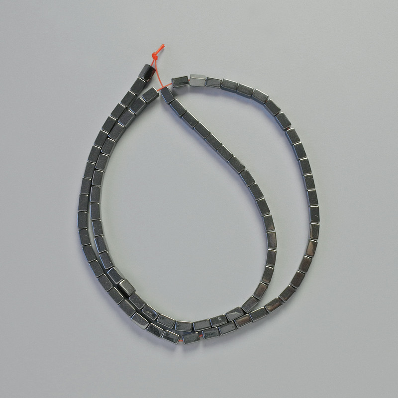 Koraliki hematytu o prostokątnym kształcie, czarny kolor, średnica 5×3 mm, długość około 40 cm