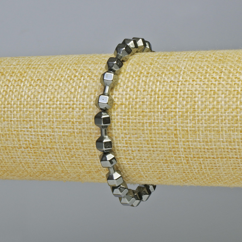 Bransoletka z hematytu w kształcie hantli, kolor czarny, średnica 15×6 mm, +/- długość 18 cm +/- (elastyczna)
