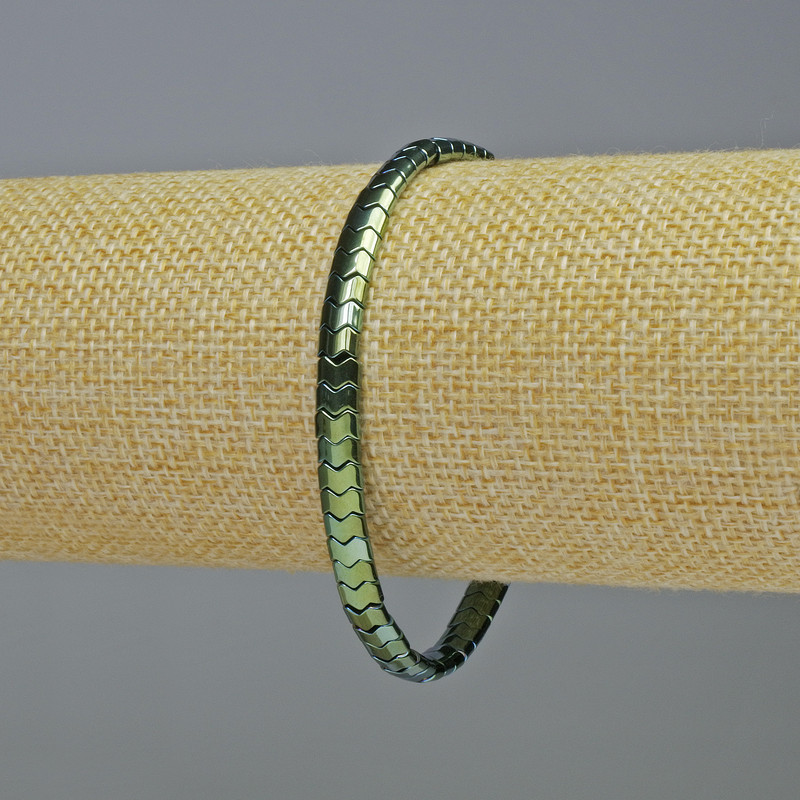 Bransoletka z hematitu «Wężyk» – falisty wzór, kolor wielobarwny zielony, średnica 5×4×3 mm±, długość 18 cm±, elastyczna