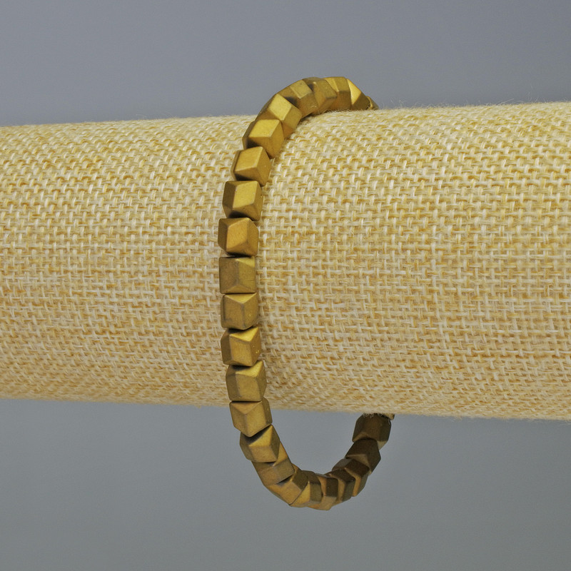 Bransoletka hematyt w formie sześciokątnych zygzaków, kolor złoty matowy, średnica 6×6 mm, długość 18 cm, elastyczna