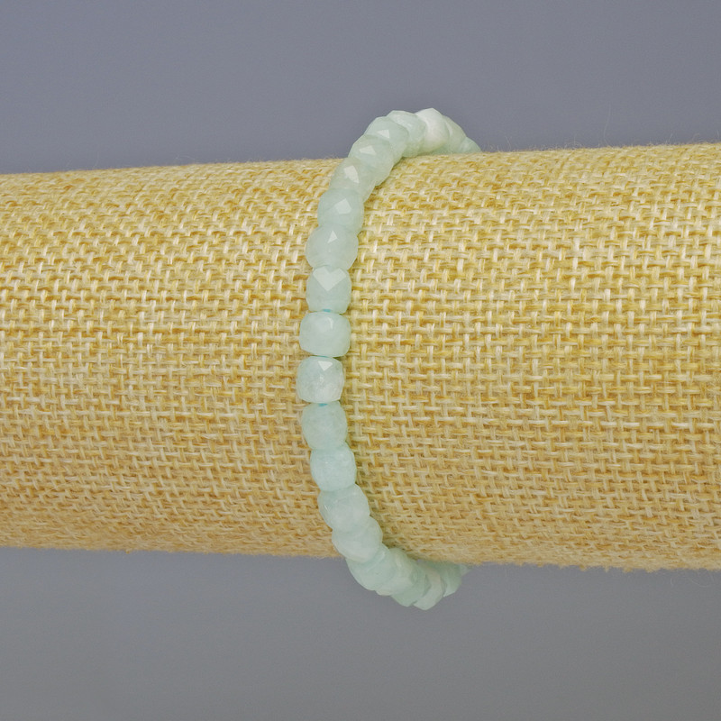 Bransoletka z angelitu, fasetowane kostki, średnica 5×5 mm ±, długość 18 cm ±, elastyczna