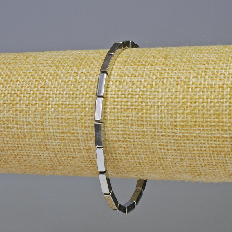 Bransoletka hematyt w prostokątach, kolor srebrny, średnica 9×3 mm, długość 18 cm, elastyczna