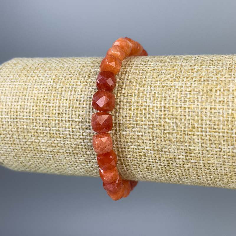 Bransoletka z nefrytu Mashan, fasetowana kostka 7×7 mm, długość 18 cm, elastyczna