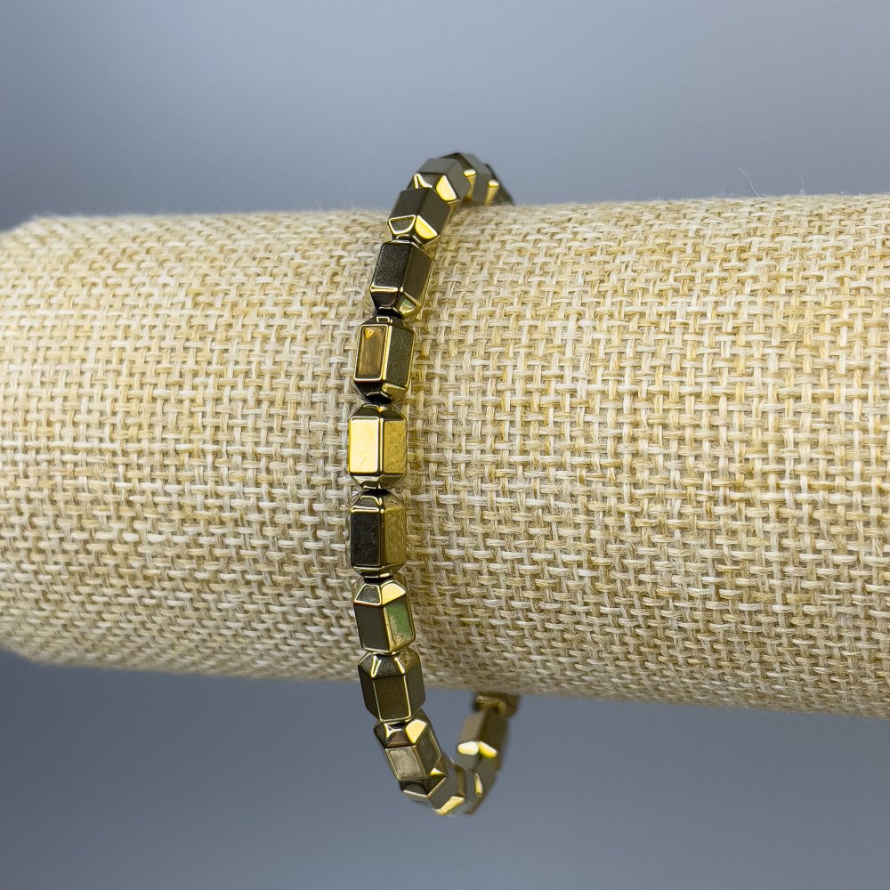 Bransoletka z hematitu o złocistym kolorze w formie sześciokątów