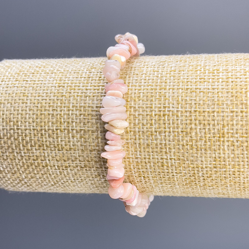 Bransoletka z różowego opalu – drobiny, średnica 8×3 mm, długość 18 cm, elastyczna