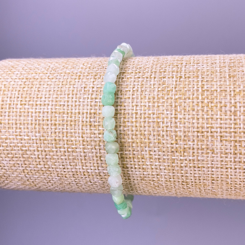 Bransoletka z szmaragdu, fasetowane kostki 4×4 mm, długość 18 cm, elastyczna