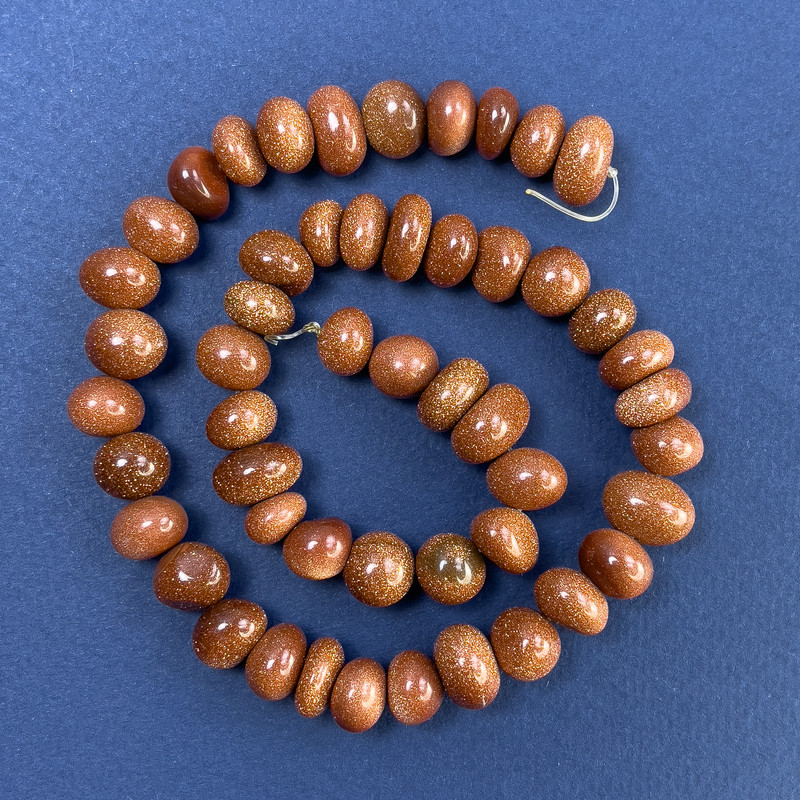 Koraliki z awenturynu „Złoty piasek” o kształcie kropli, 12×8 mm ±, na żyłce, długość 40 cm+