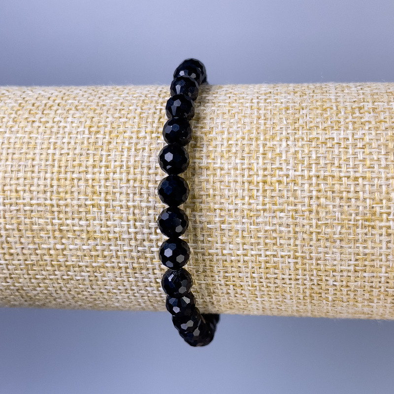 Bransoletka z turmalinem, fasetowane kuleczki, średnica 6 mm, długość 18 cm, elastyczna
