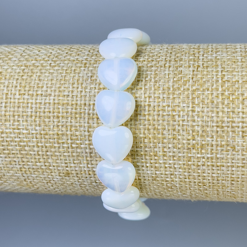 Bransoletka z kamieniem księżycowym w kształcie serca, średnica około 12×12 mm, długość około 18 cm, elastyczna
