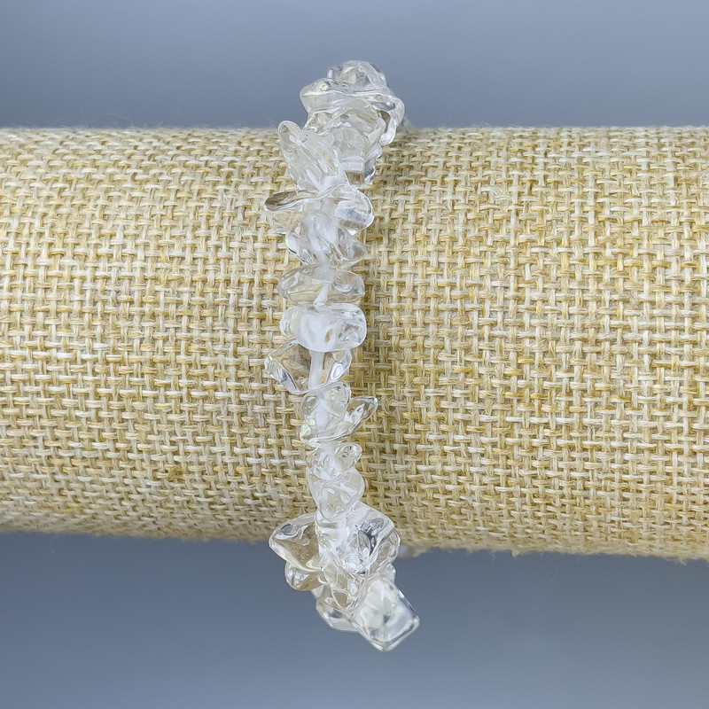 Bransoletka z górskiego kryształu, drobiny, średnica 8–11×5 mm, długość około 18 cm, stretch