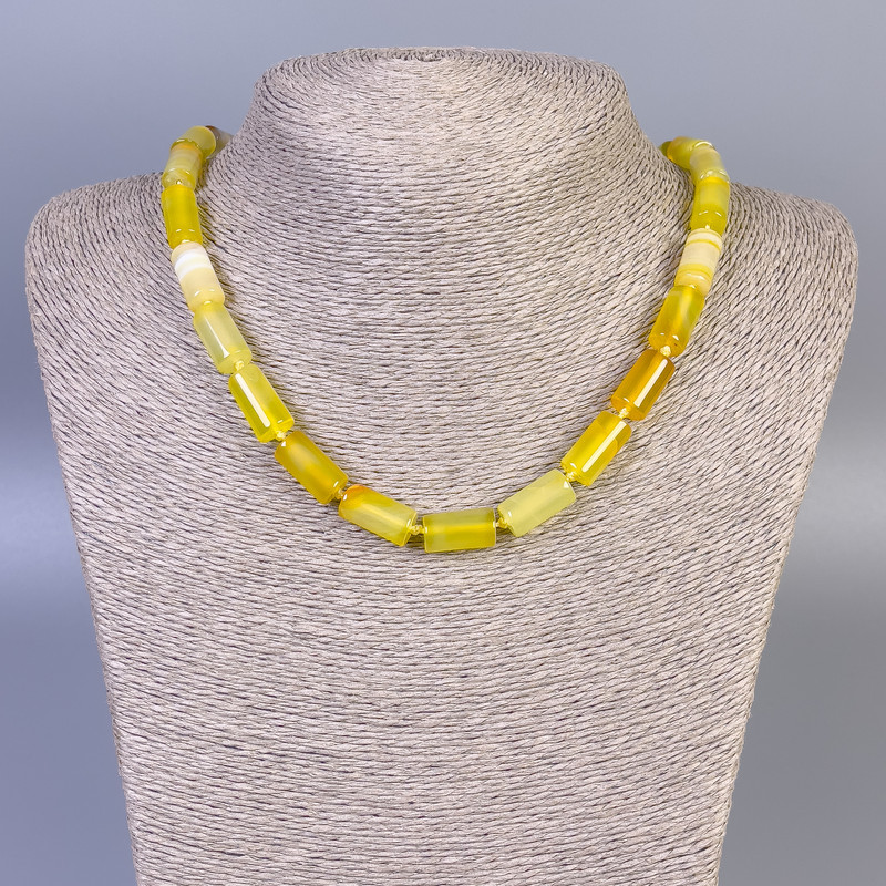 Naszyjnik agatowy z gładkich cylindrów, średnica 15×8 mm ±, długość 45 cm ± z zapięciem