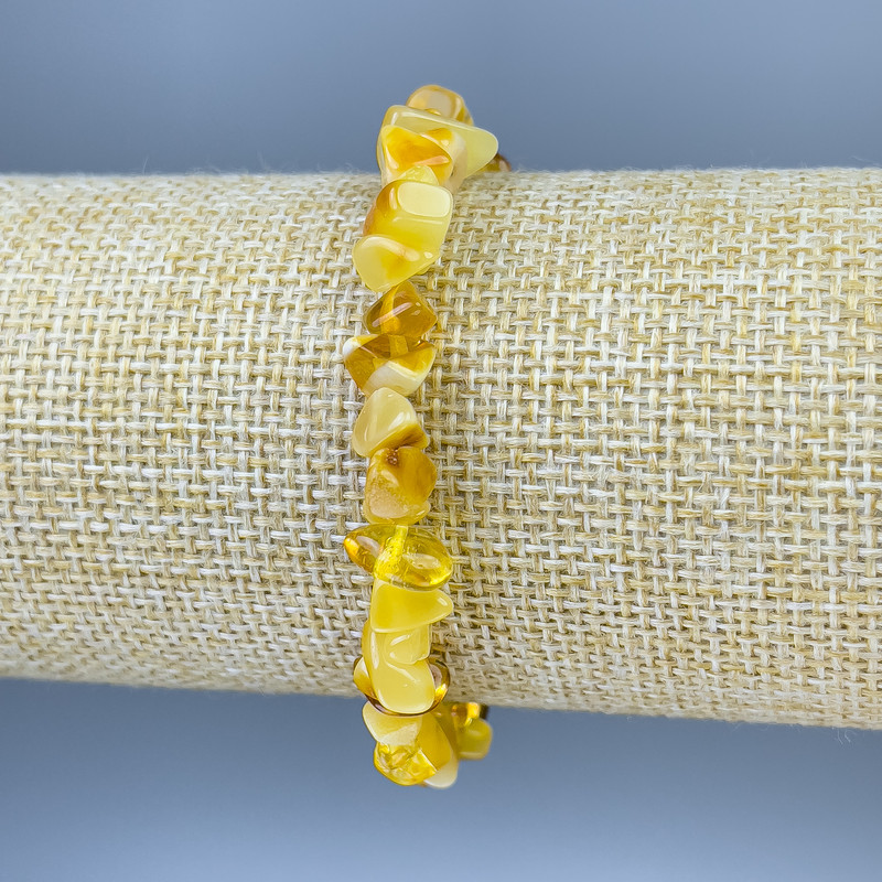 Bransoletka z bursztynu – drobiny, średnica 6–10×3–5 mm, długość 18 cm, na elastycznej bazie