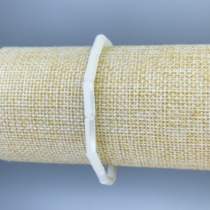 Bransoletka z masy perłowej w cylindrach, średnica 13×4 mm, długość 18 cm, elastyczna