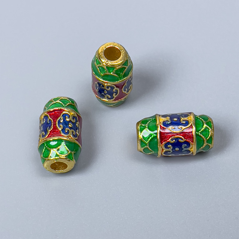 Koralik cloisonné w kształcie barila, zielony, niebieski, czerwony, emalia, średnica 8×14 mm, otwór 3 mm, złocisty kolor metalu, 1 szt.