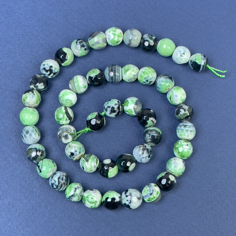 Koraliki agatowe na nitce, kule fasetowane, średnica 8 mm ±, długość 36 cm