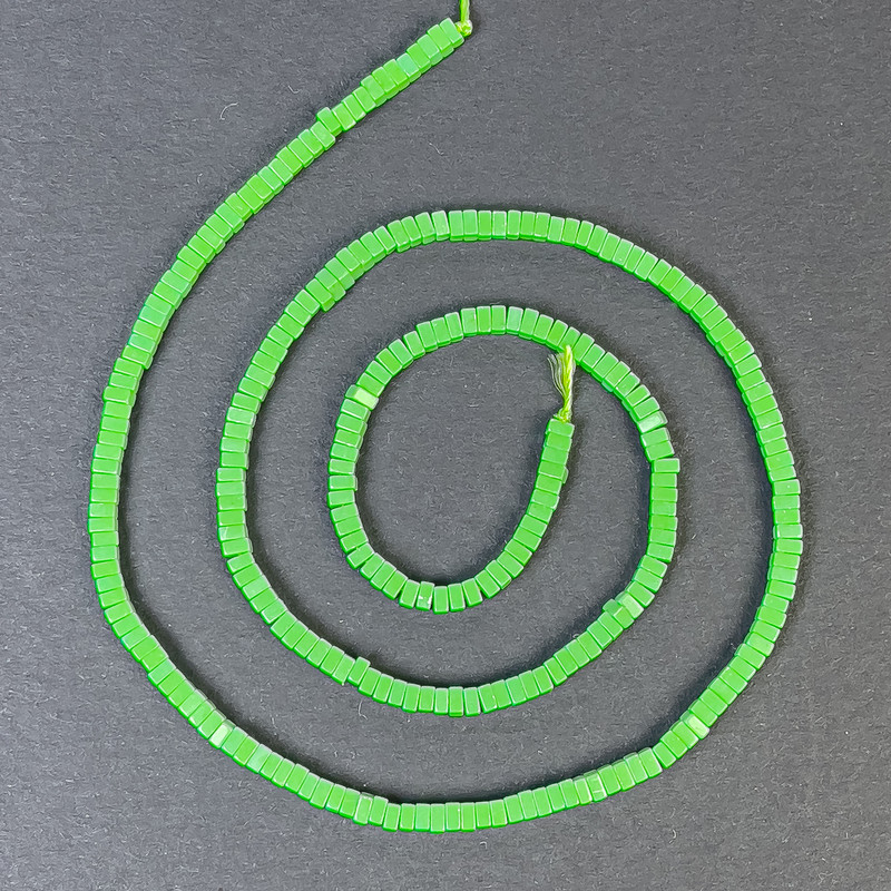 Koraliki z variscytu w kształcie kwadratowego rondela, 2,5×1 mm, na nitce, długość 39 cm