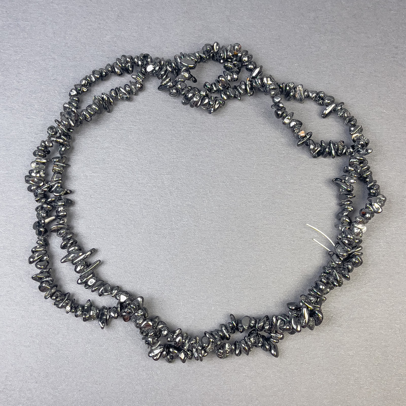 Koraliki agatowe w kawałkach 6×3 mm na żyłce, długość 88 cm