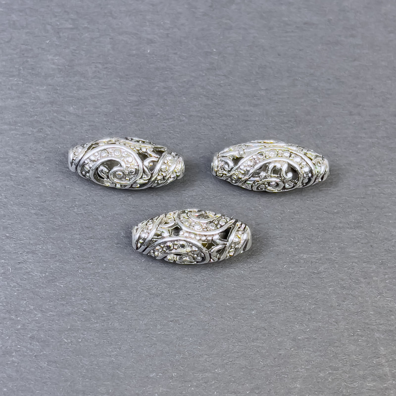 Koralik-wkładka do biżuterii o kolorze metalu srebrzystym, średnica 18×8 mm, otwór 2 mm, opakowanie 3 szt.