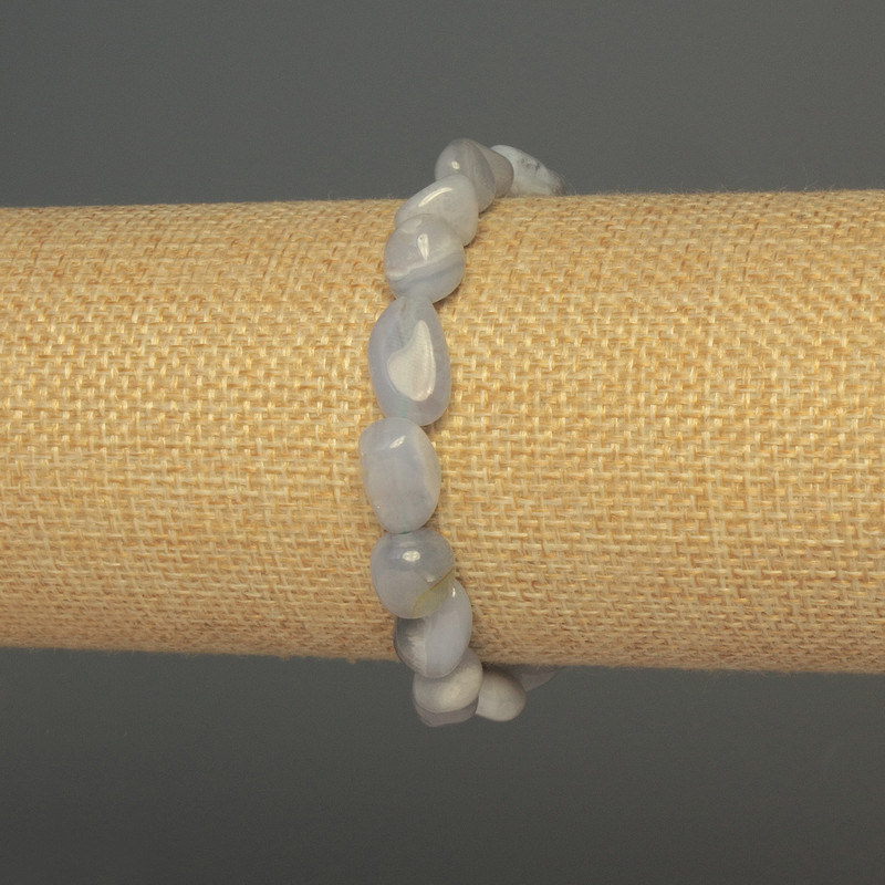 Bransoletka z błękitnego agatu fasetowana, średnica 8-10×8 mm, długość około 18 cm, na elastycznej gumce