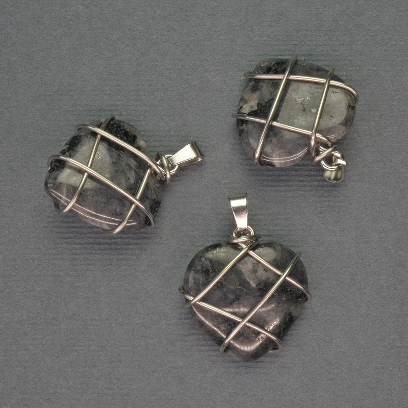 Wisiorek Serce Laurvikit w srebrzystym opleceniu, średnica 21×21 mm, długość ~27 mm