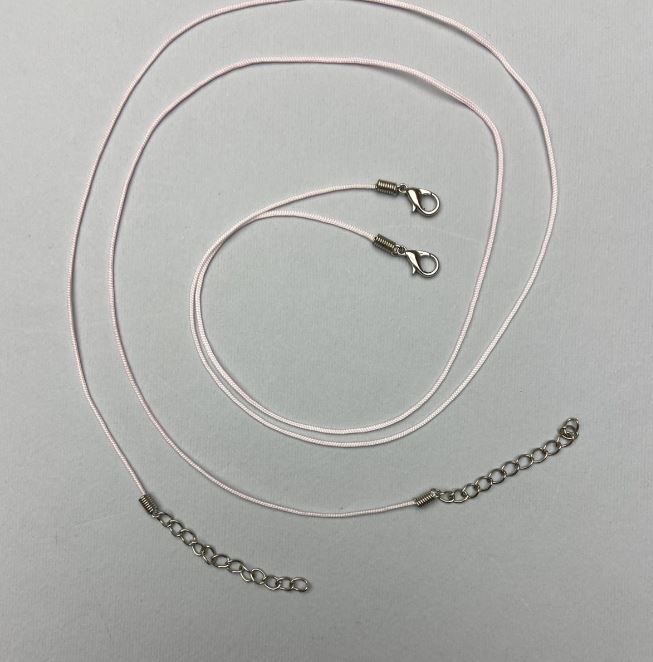 Sznurek różowy 'plecionka' na szyję, średnica 1 mm, długość 51–55 cm+