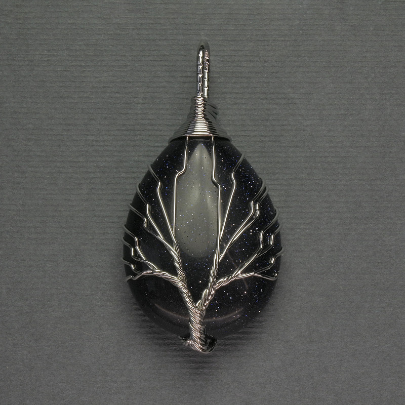 Wisiorek Kropla awenturytu Noc Kiiry 24×35×48 mm ± z oplatanym srebrzystym metalem