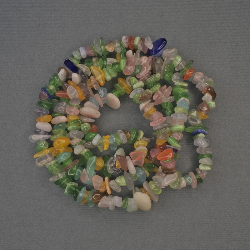 Koraliki z asortymentu Kocie Oko na żyłce, drobne, średnica 6–10×2–4 mm, długość 76 cm