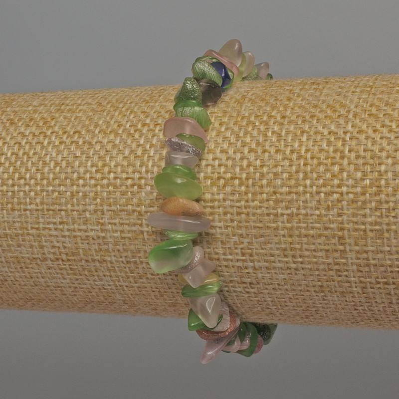 Bransoletka z drobin naturalnych kamieni, średnica 6-12×2-4 mm, długość 18 mm, elastyczna