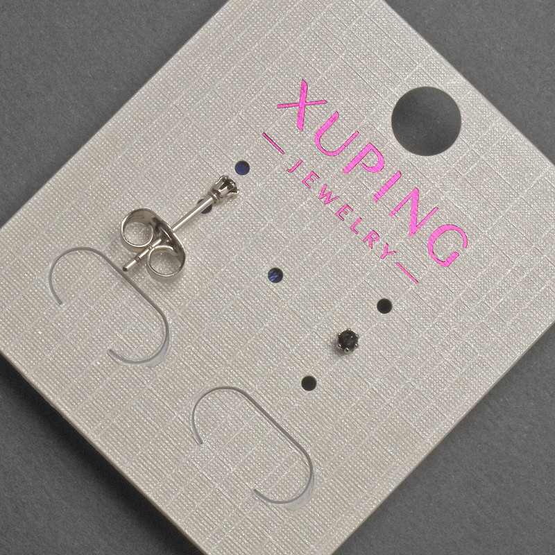 Kolczyki sztyfty Xuping z czarnym kryształem, średnica około 2 mm, rodowane