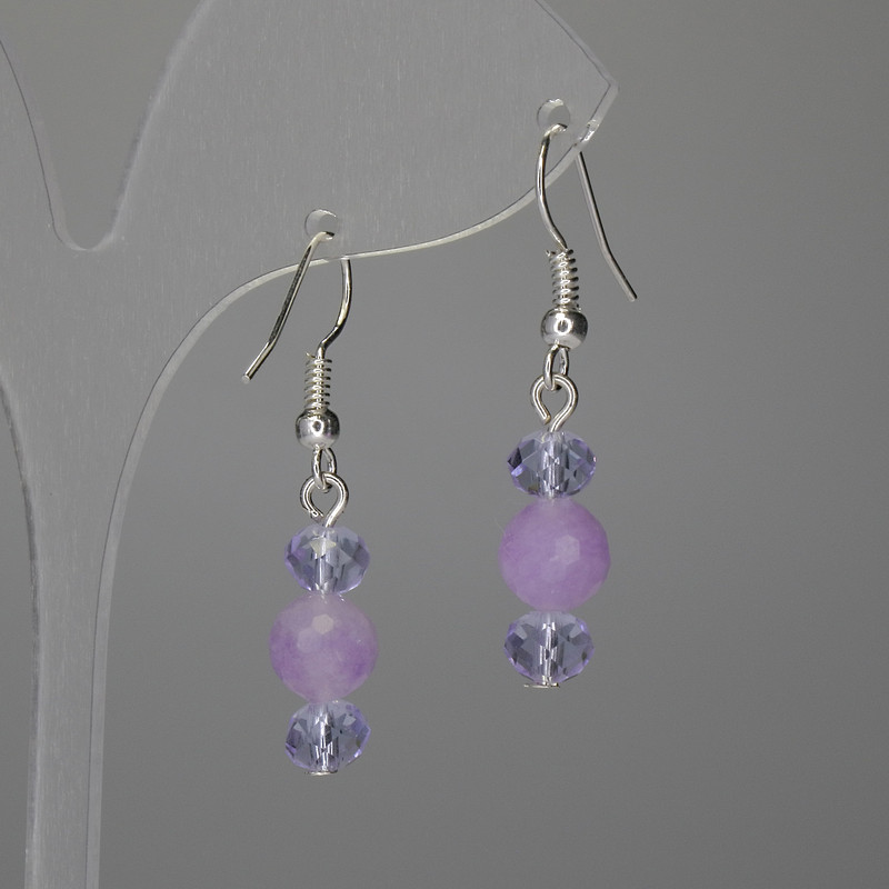 Kolczyki z kunzytem – fasetowana kulka 8 mm +-, czeskiego kryształu rondel 6x5 mm +-, długość 37 mm +