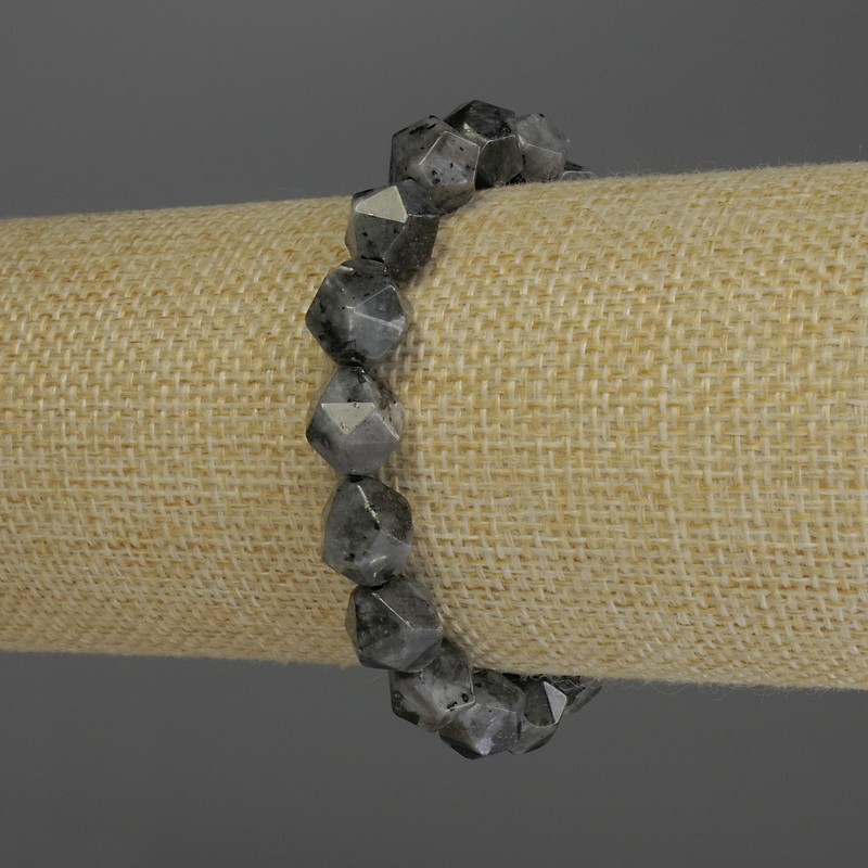 Bransoletka z labradorytem — fasetowane kamienie, średnica 10×8 mm, długość 18 cm, elastyczna