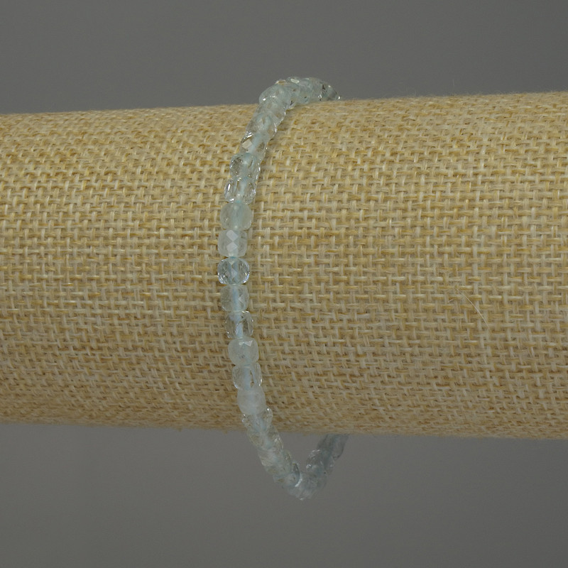 Bransoletka z naturalnego topazu, szlifowany sześcian kamienia, średnica 4×4 mm, długość 18 cm, elastyczna