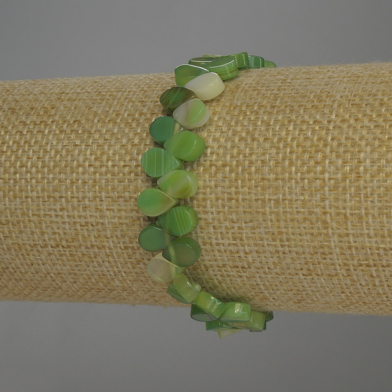 Bransoletka z agatą w kształcie kropli, średnica 8×6 mm, długość 18 cm, elastyczna