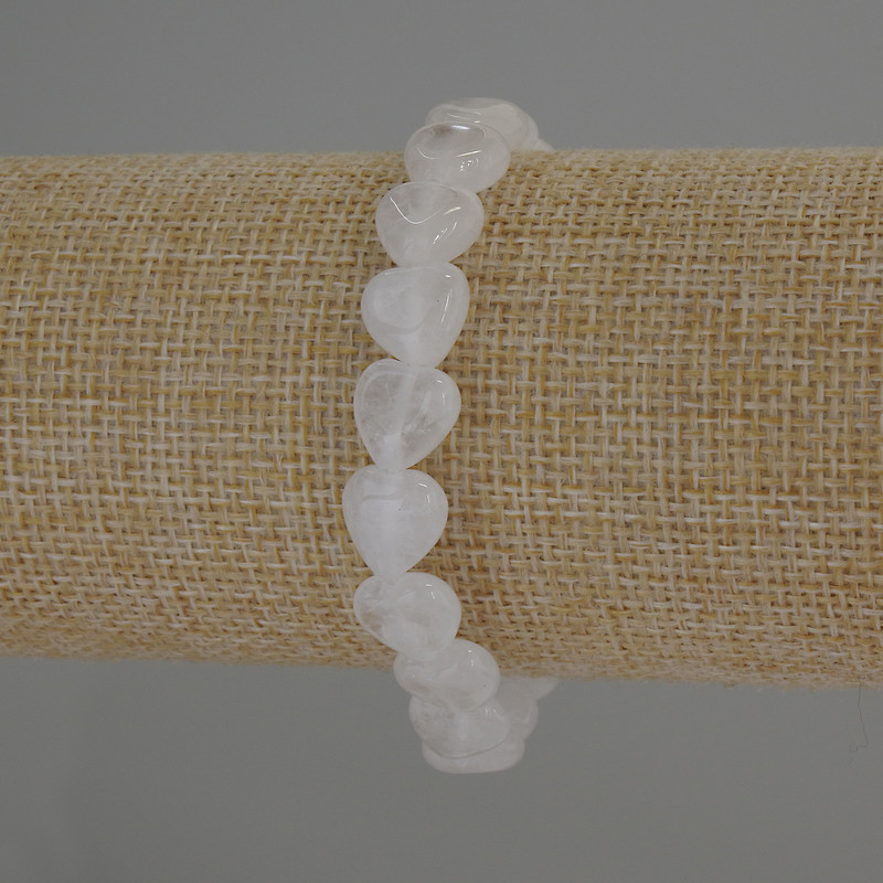 Bransoletka z kryształu górskiego w kształcie serc, średnica około 10×10 mm, długość 18 cm, elastyczna