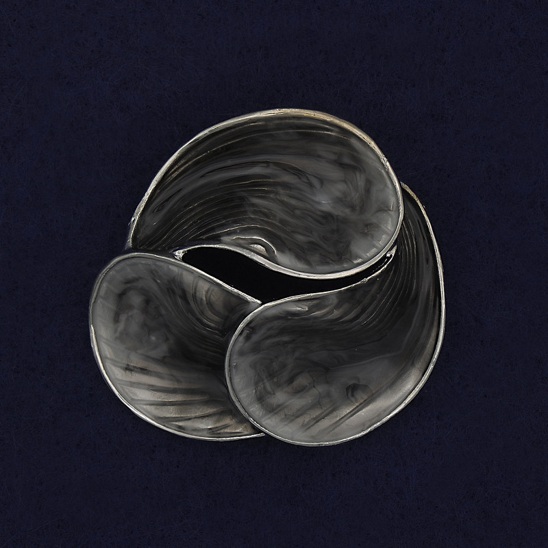 Broszka «Akcent» — szara emalia, srebrzysty metal 44 mm+