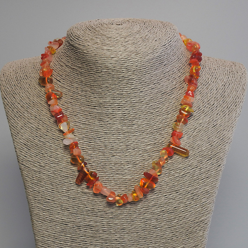 Naszyjnik z mieszanki drobnych kamieni, średnica 8–12×3–6 mm ±, długość 45 cm ± z zapięciem