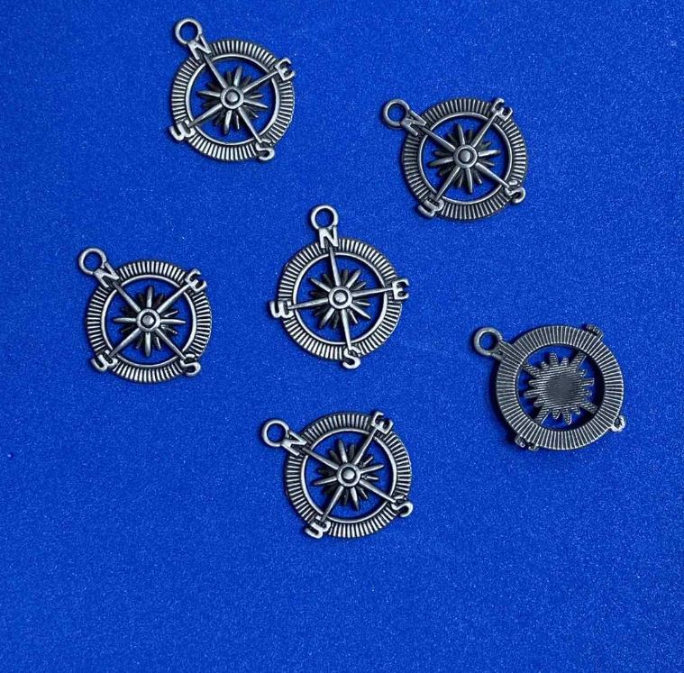 Zawieszka – Koło sterowe, średnica 25×28 mm ± opakowanie 23 szt. ± 20 g, kolor szary