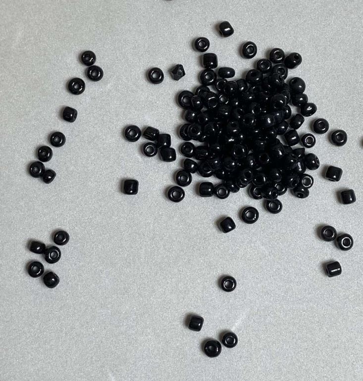 Czarny plastikowy koralik rondel 4×3 mm ± opakowanie 70 g