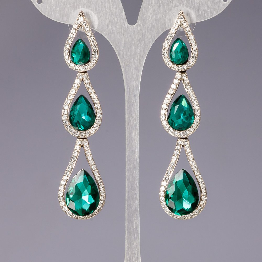 Kolczyki z kryształami „Żyrandole”, „Szandeliery” i „Krople deszczu”