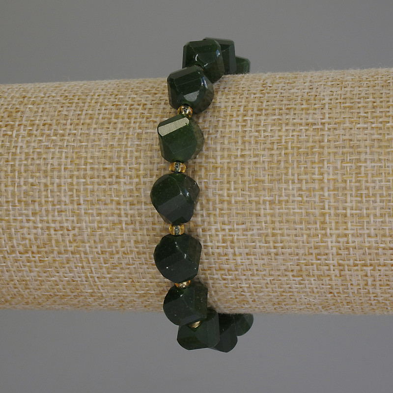 Bransoletka z chryzoprazem, romby facetowane, średnica 10×8 mm ±, koraliki 3 mm ±, długość 18 cm (elastyczna)